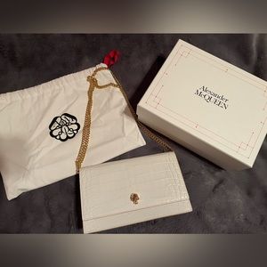 Alexander McQueen Medium Croc Skull Bag